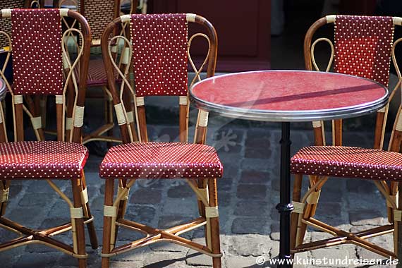 Rote Bistro-Stühle - Paris