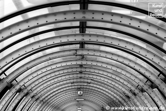 Fußgängerröhre des Centre Georges Pompidou - Paris