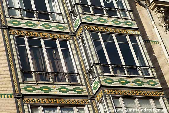 Jugendstil-Fassade Rue Montmartre - Paris