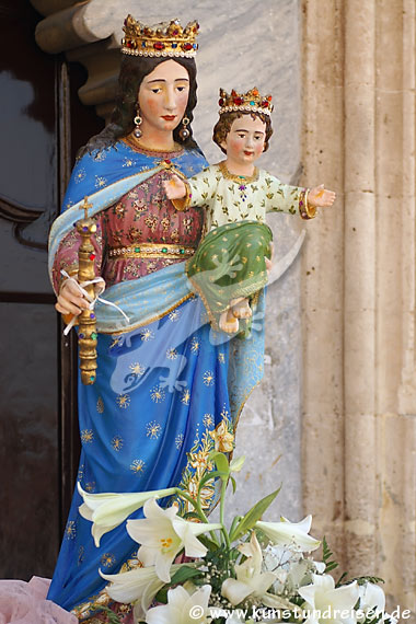 Taormina, statua di santo