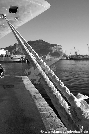 Foto schwarz weiß: Hafen Palermo, Sizilien