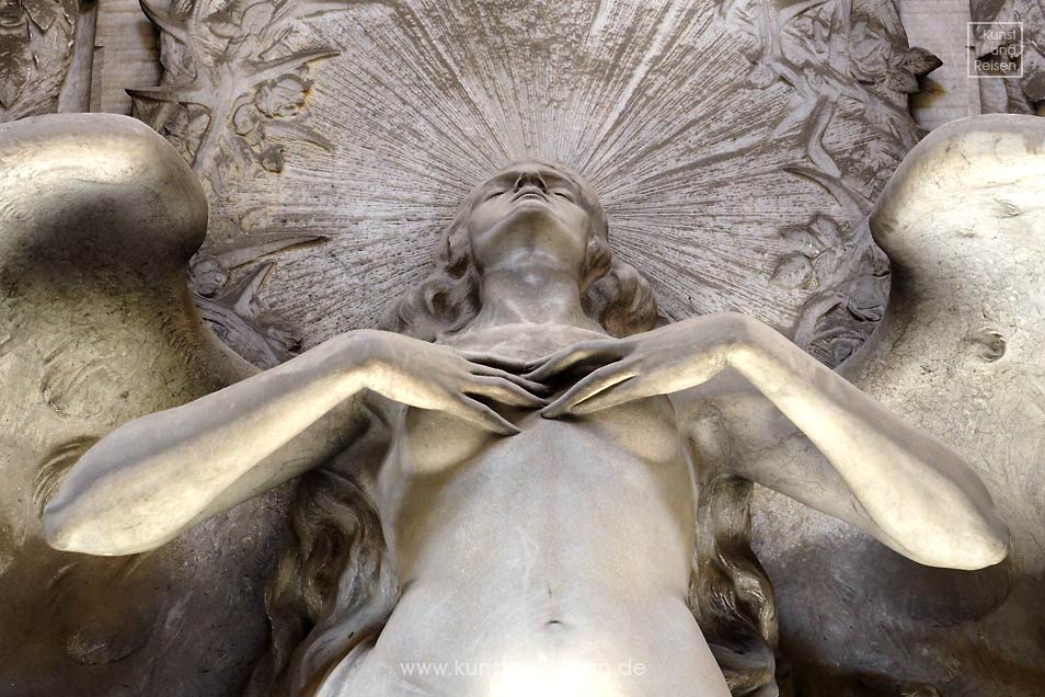 Engel auf dem Friedhof Staglieno in Genua